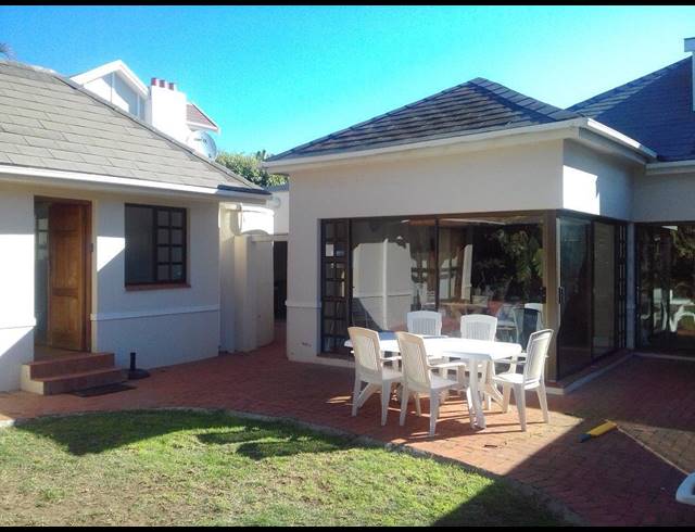 4 BEDROOM HOUSE RENTED IN SUMMERSTRAND